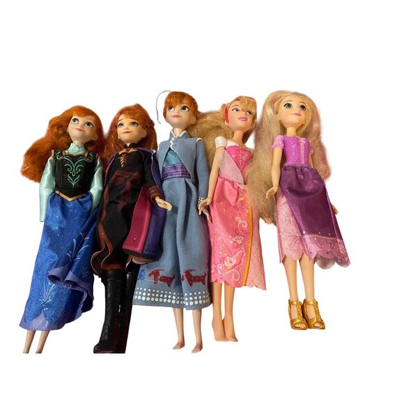 Lot of 5 Disney Play Dolls USED 3 Elsas 2 Rapunzel's - Picture 4 of 4